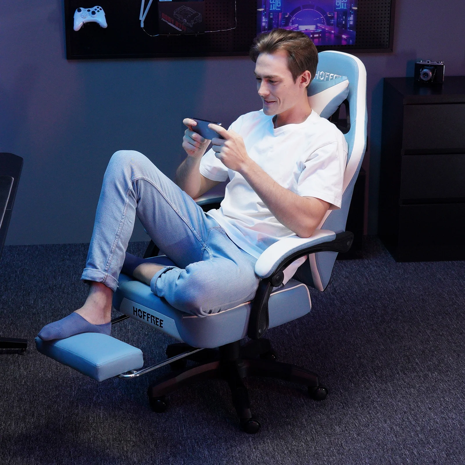 Hoffree Gaming Chair with Speakers PU Gamer Chair with footrest and massage Egonomic Computer Game Chair with Headrest and Lumbar Support for Adults and Office Gaming, 440 LBS